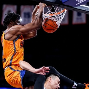 九游官网-怀特塞德合同已转正！打爆广东北京内线，上海男篮争冠需要他